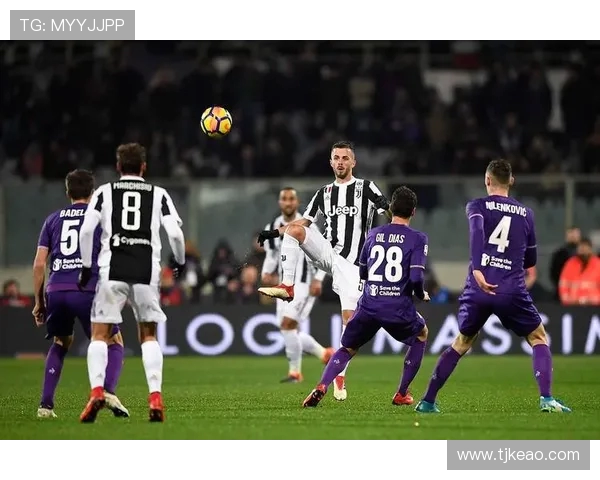 里昂与马赛激战前瞻：双方历史恩怨与本赛季状态对比分析