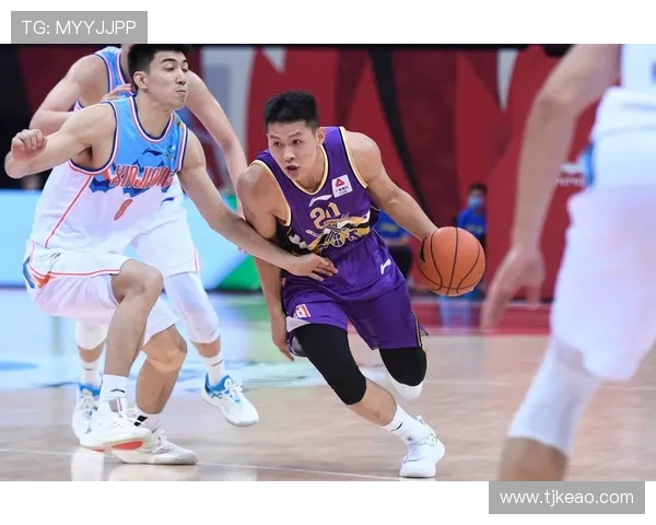 北京紫禁勇士迎战新疆队全力争胜展现篮球风采
