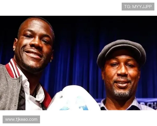 埃曼与阿高斯的巅峰对决谁将成为新的拳坛传奇