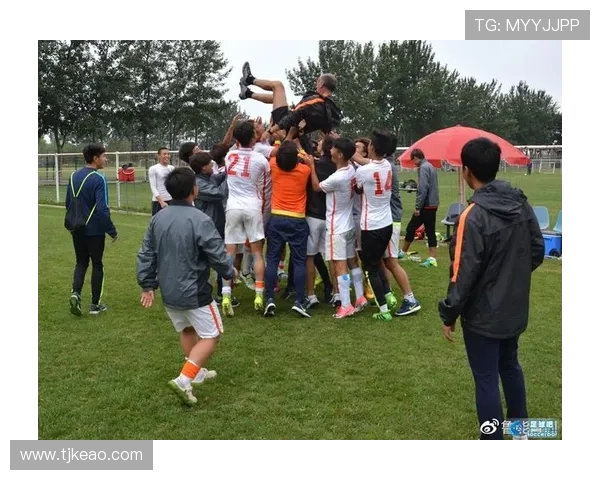 新加坡与香港U18青年足球对决精彩回顾与分析